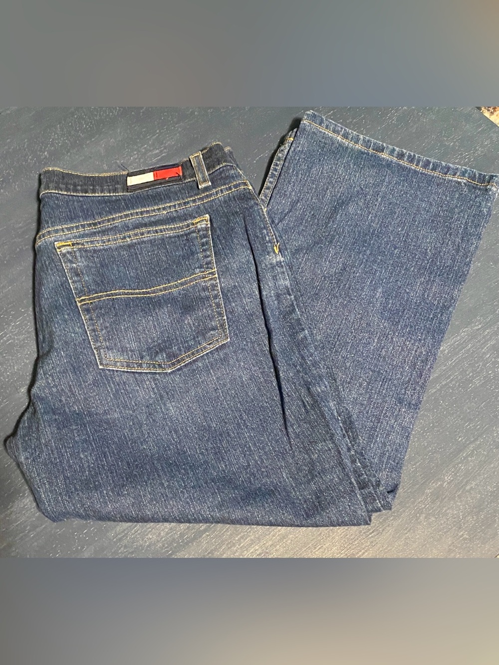 Vintage Y2K Women’s Tommy Hilfiger Straight Leg Blue Denim Cropped Jeans